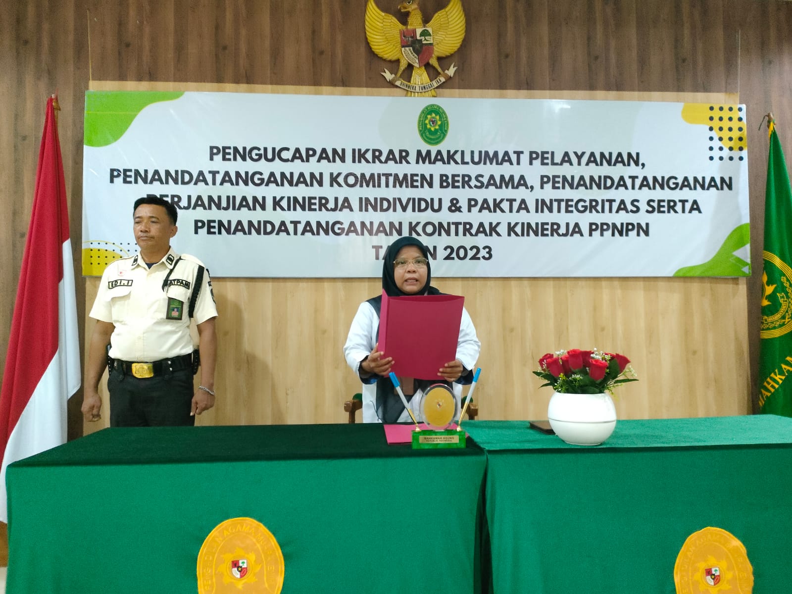 Pembacaan Maklumat Bersama Serta Penandatanganan Perjanjian Kinerja ...