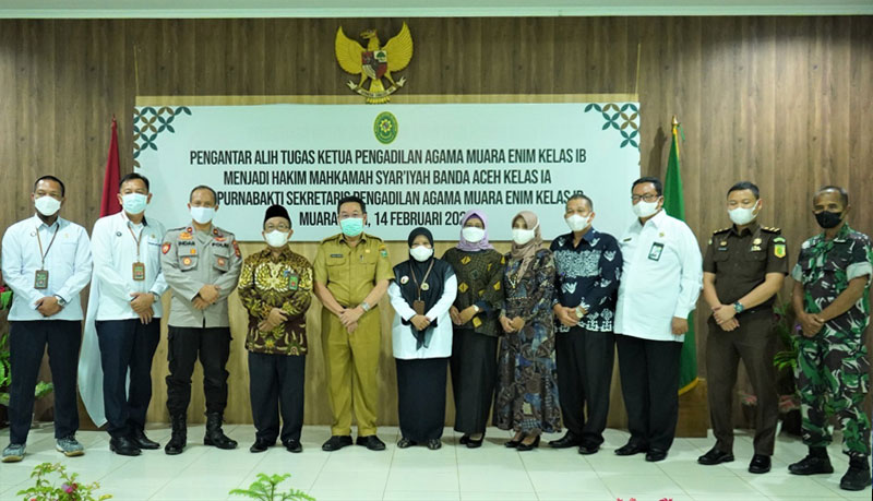 Pengadilan Agama Muara Enim Kelas IB Gelar Acara Pengantar Alih Tugas dan Pisah Sambut Ketua serta Purnabakti Sekretaris